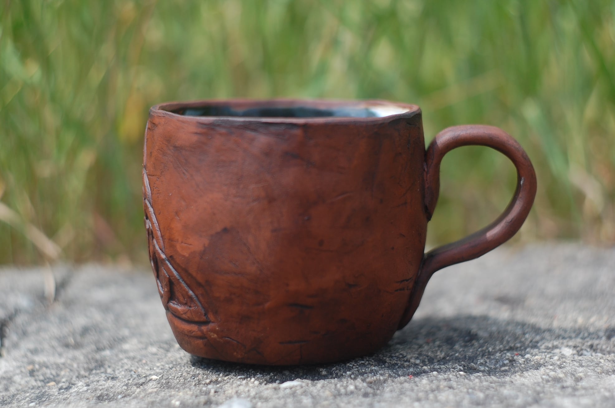 Triquetra pottery clay mug w/ handle