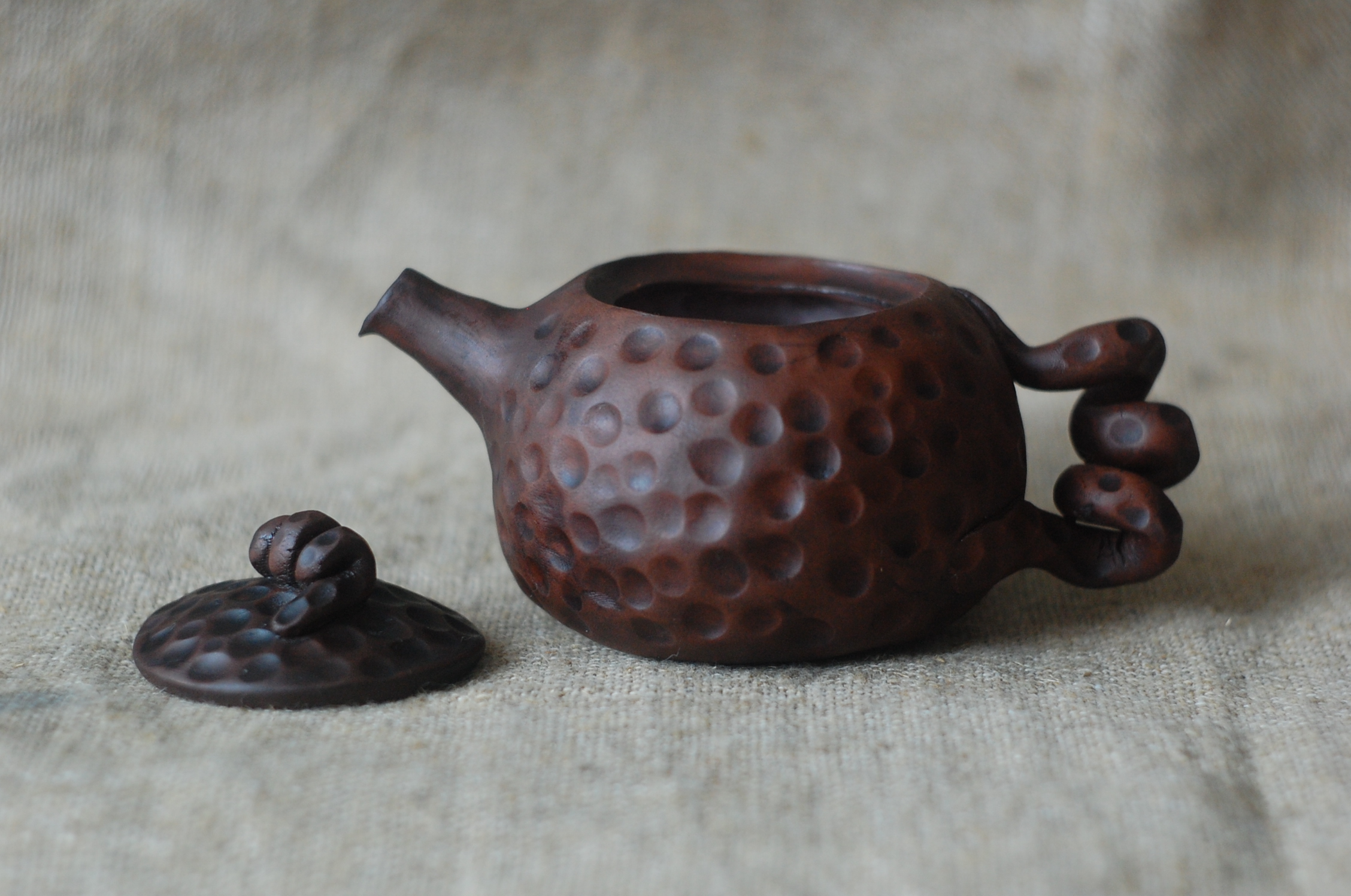 Pottery teapot Bug ~12oz