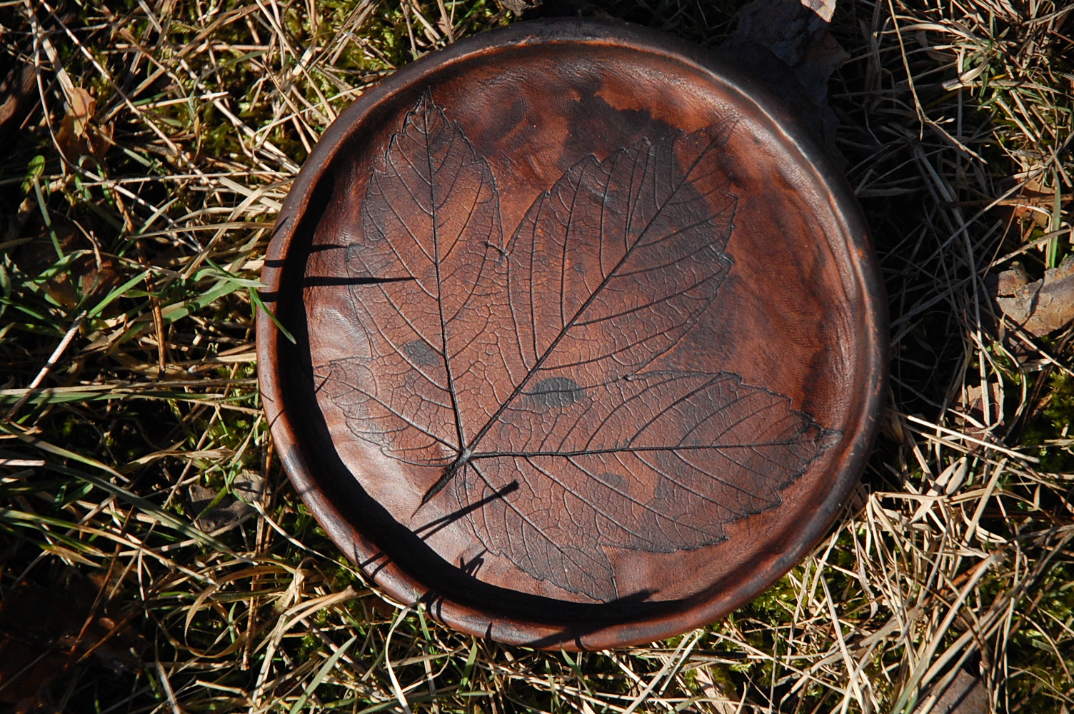 Pottery saucer "Maple"