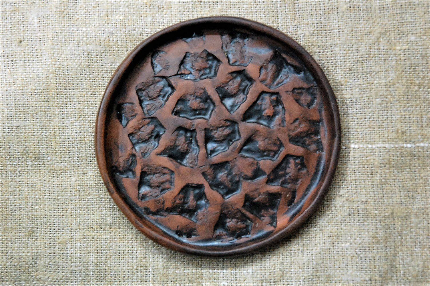 Pottery plate "Stones"