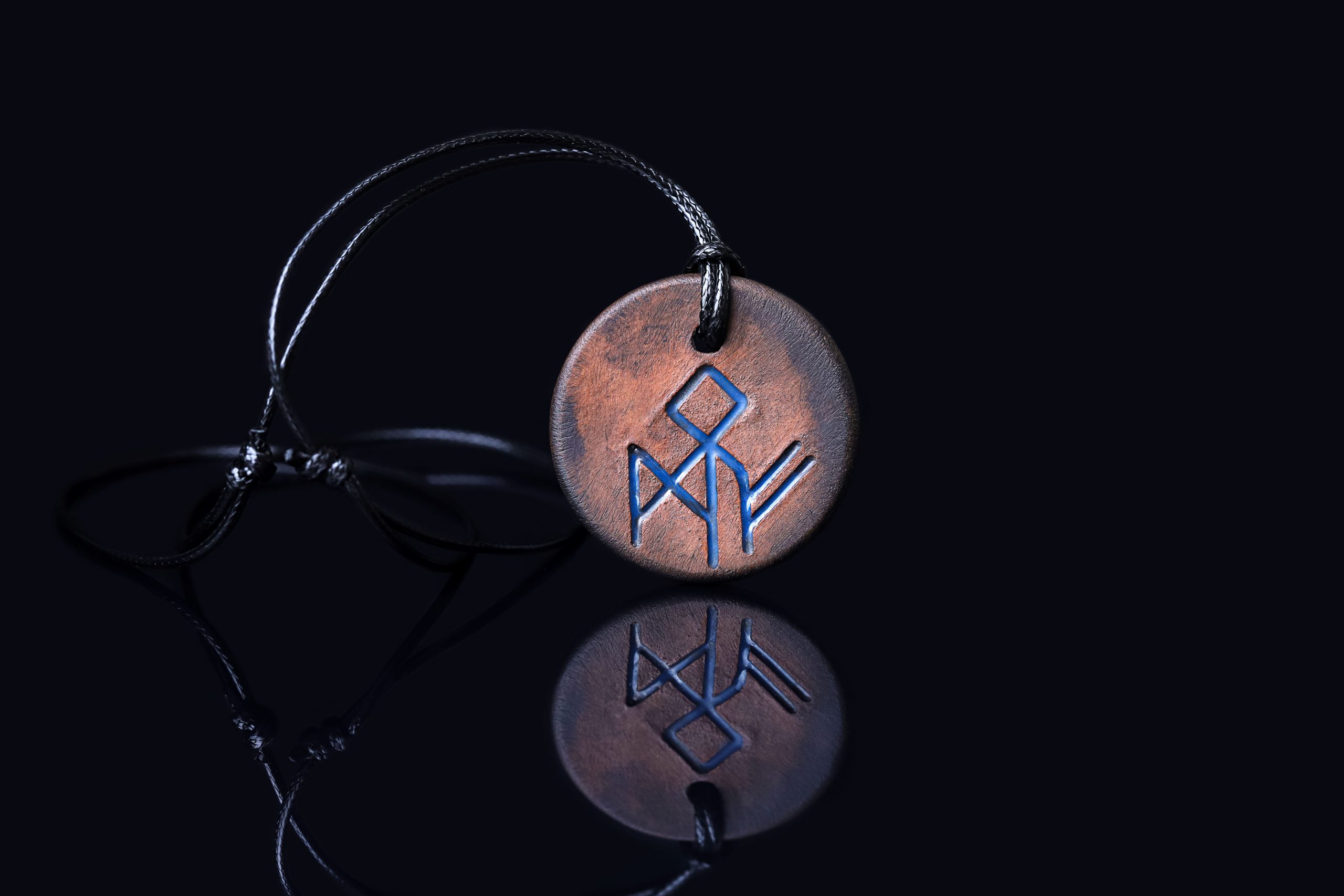 Successful man – round pottery clay runic amulet talisman